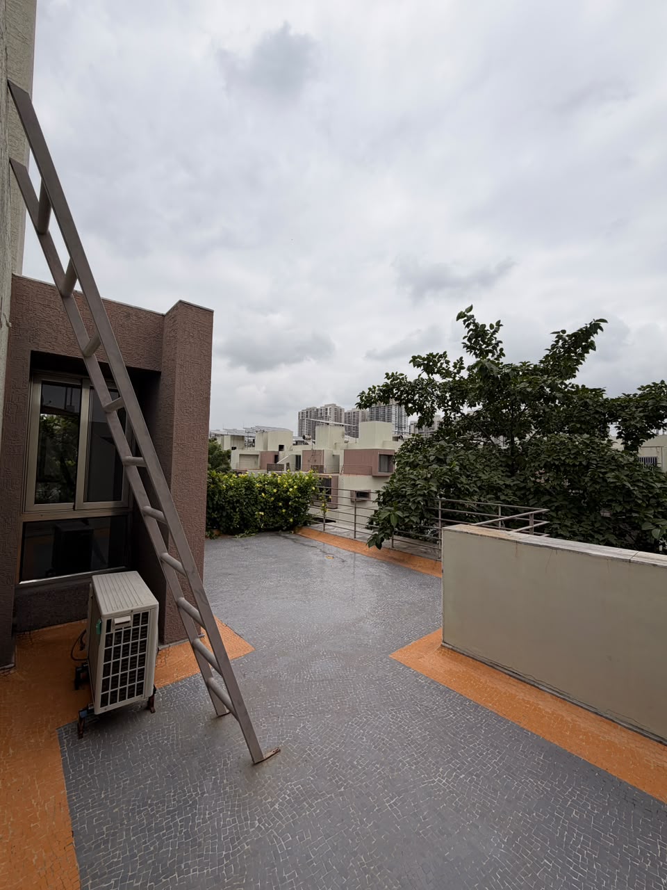 Floris bunglow Sky City